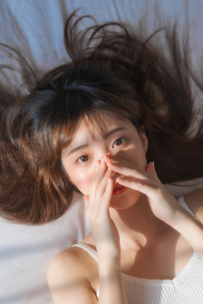 我被同桌摸下面流水了